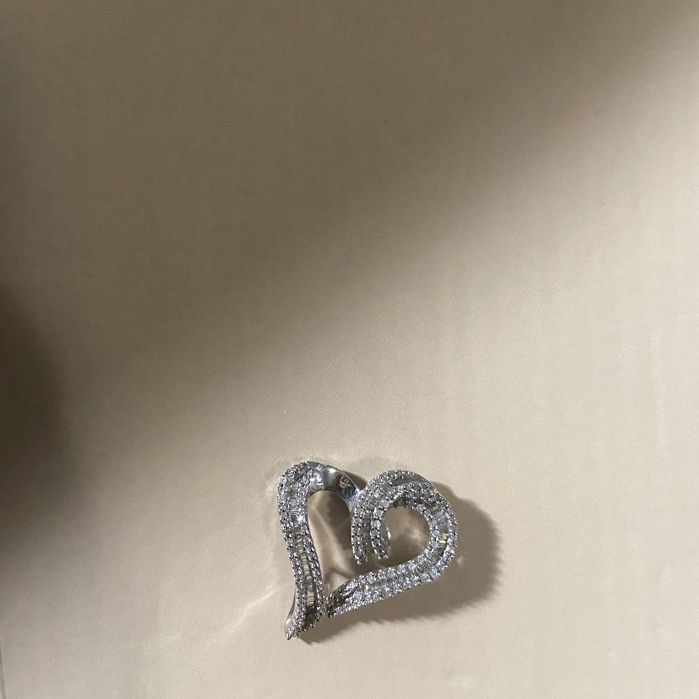 —-Sold—- 14k white gold diamond heart pendant